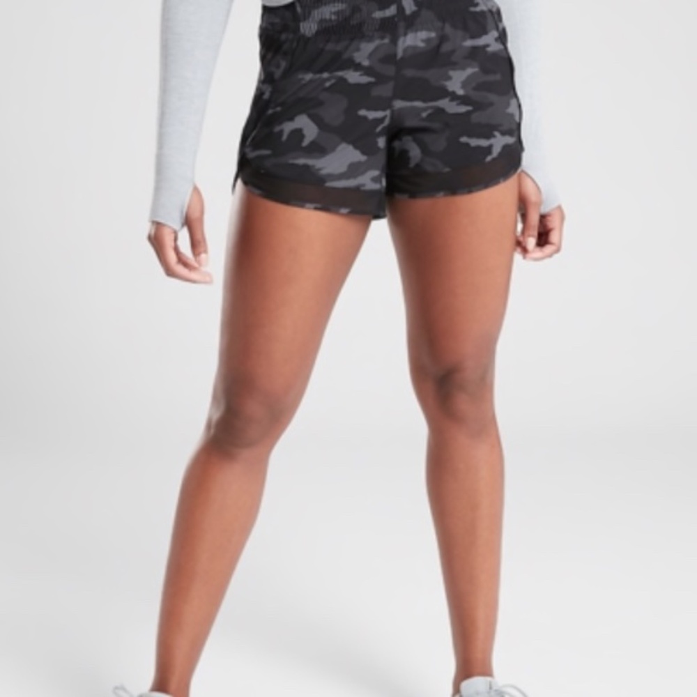 Athleta Printed Mesh Racer Run Short 4'